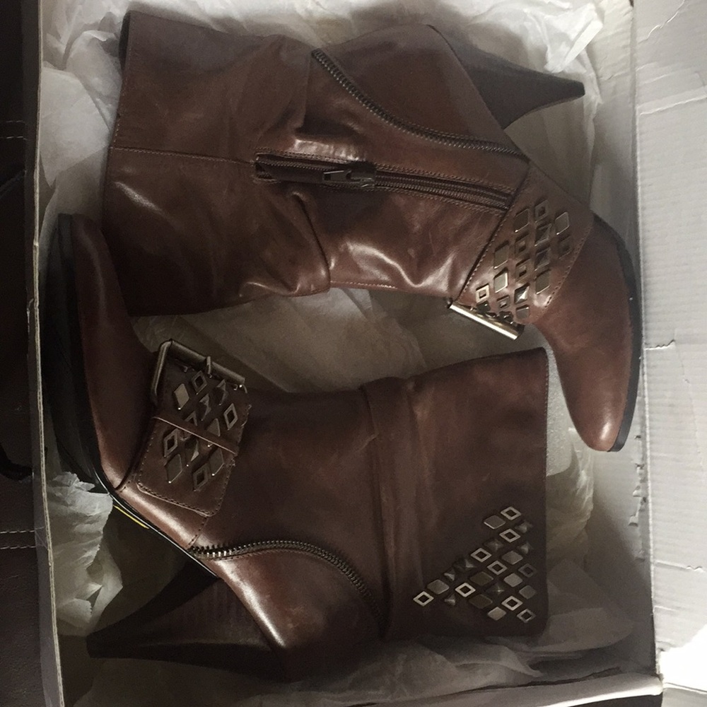 Nwzareta Dark Brown LE